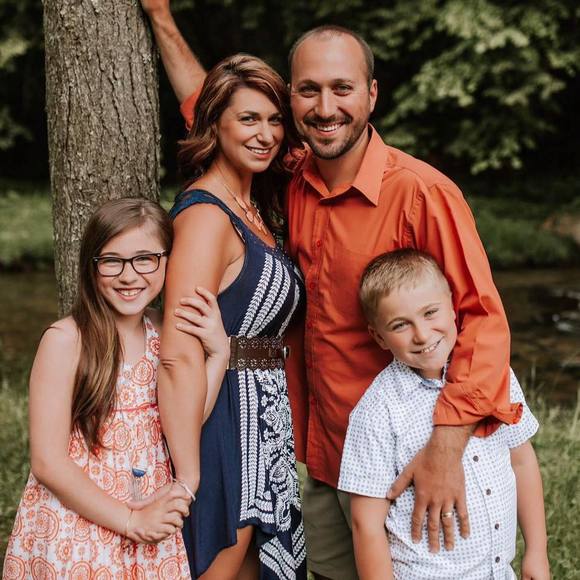 Meet your Posher, Jessica - Picture 1 of 1